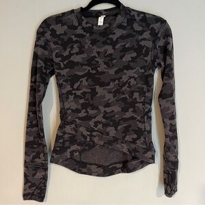 Lululemon Thick long sleeve activewear top size 4